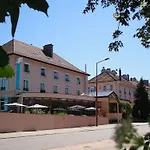 Отель Les Loges Du Parc 3*