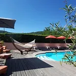 Les Loges Du Parc Отель Жерарме