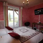 Отель Les Loges Du Parc Жерарме