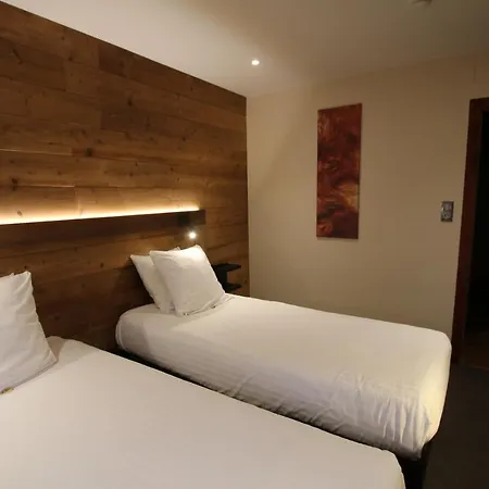 Otel Les Loges Du Parc 3*