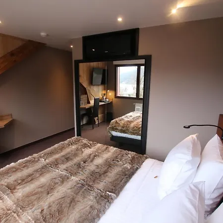 Les Loges Du Parc 3*