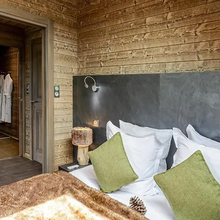 Les Loges Du Parc 3*