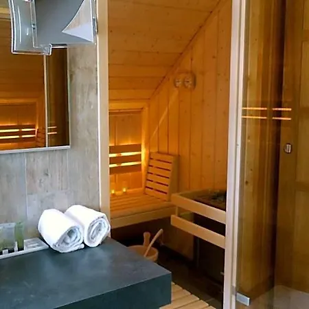Les Loges Du Parc 3*