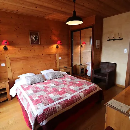 Otel Les Loges Du Parc 3*