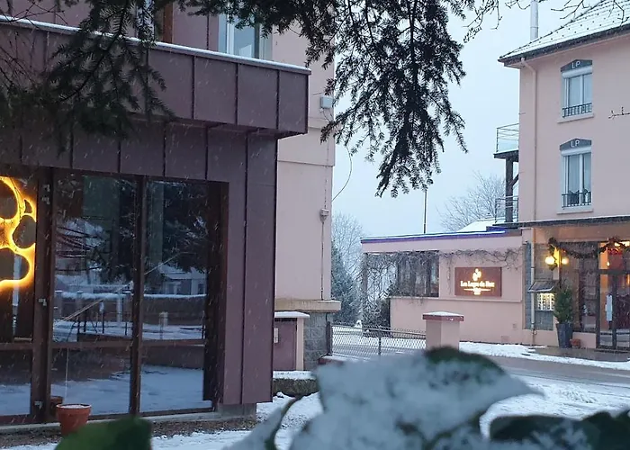 Отель Les Loges Du Parc