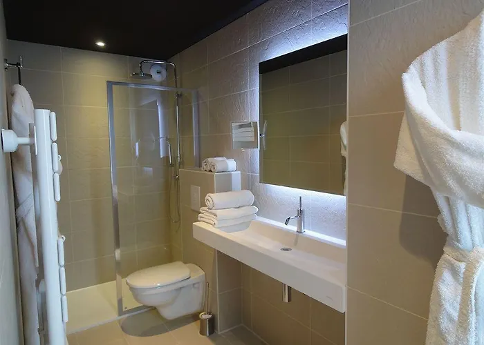 Les Loges Du Parc Отель 3*