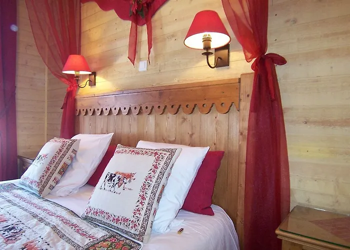 Отель Les Loges Du Parc 3*