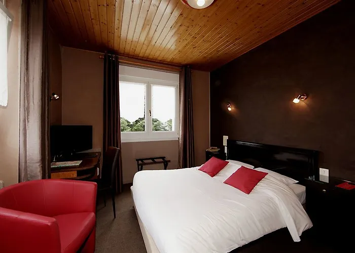 Отель Les Loges Du Parc 3*